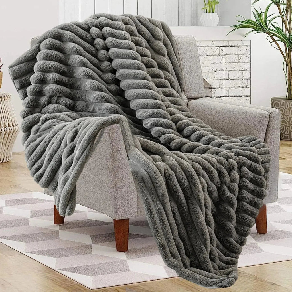 Calmly Faux Fur Blanket – Soft Fleece Throw for Cozy Winter Comfort Calmly Co.