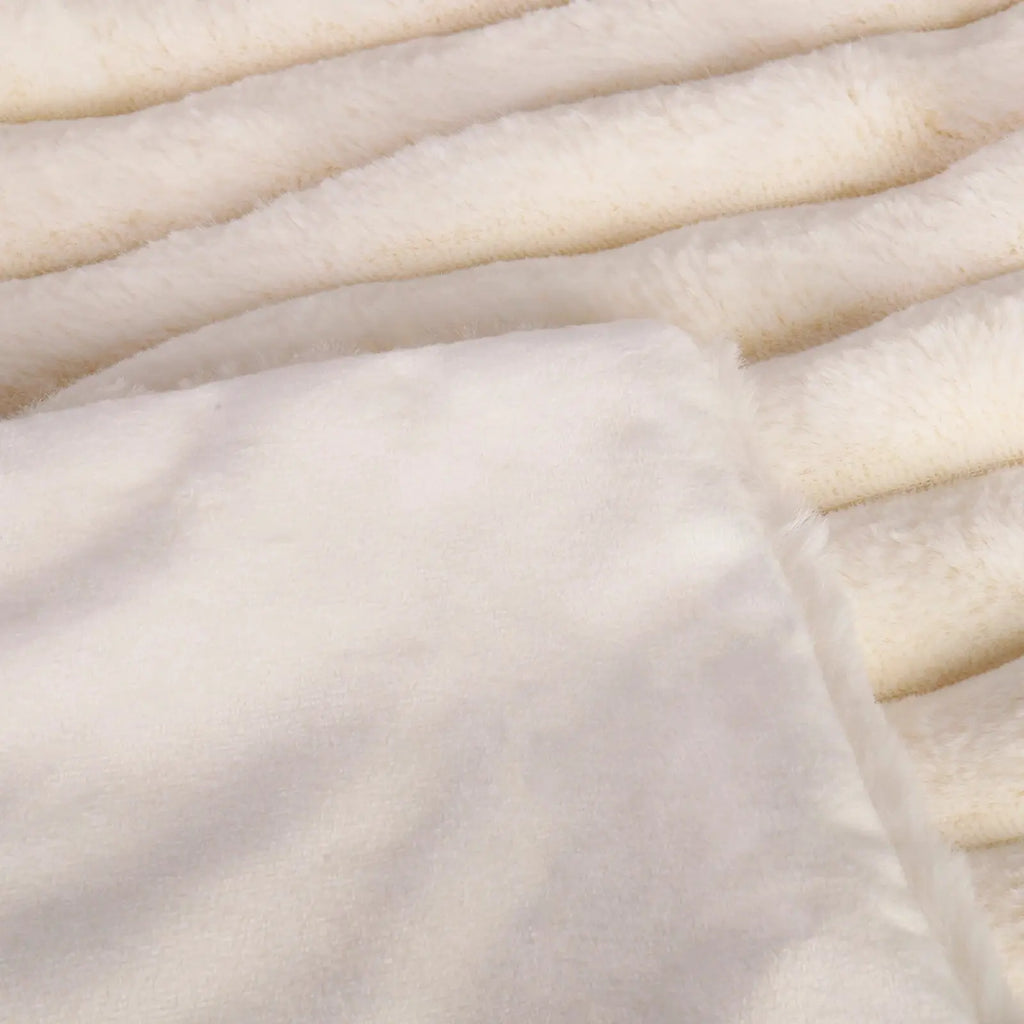 Calmly Faux Fur Blanket – Soft Fleece Throw for Cozy Winter Comfort Calmly Co.