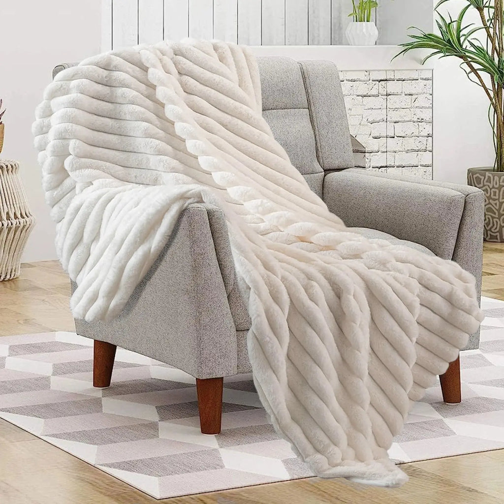 Calmly Faux Fur Blanket – Soft Fleece Throw for Cozy Winter Comfort Calmly Co.