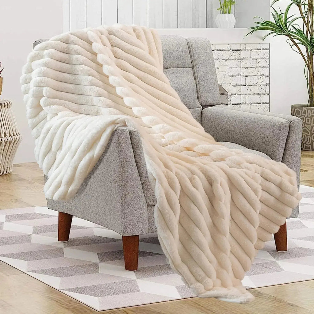Calmly Faux Fur Blanket – Soft Fleece Throw for Cozy Winter Comfort Calmly Co.